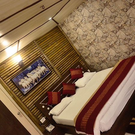 V Resorts Glamwoods Dhanulti Dhanaulti Exterior photo